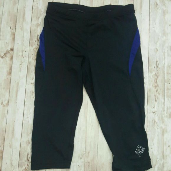 FS SPORTS Women's black Capri Leggings med - Picture 1 of 9